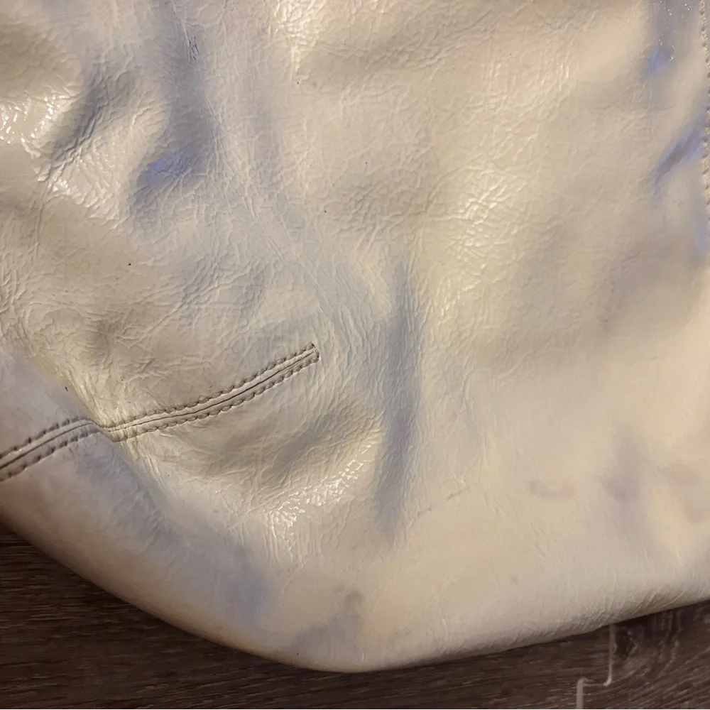 Coach Ergo XL 2007 White/Cream Patent Leather Shoulder Bag 11009 $487 Retail